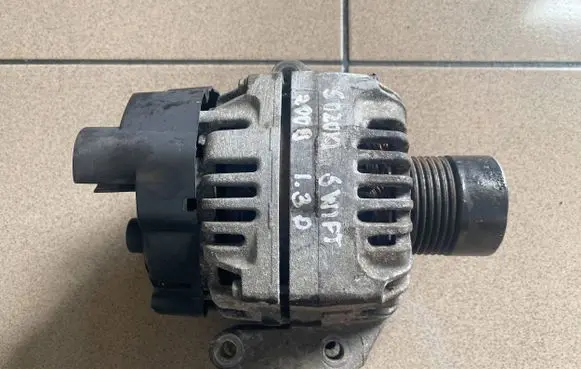 Suzuki Swift I Generator/alternator 31400-85E00