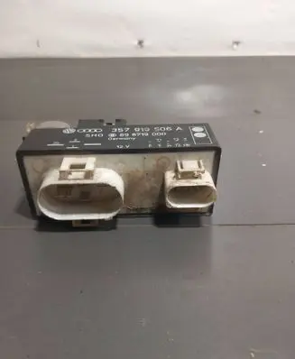 Volkswagen Polo III 6N 6N2 6NF Coolant fan relay 357919506A 898719000