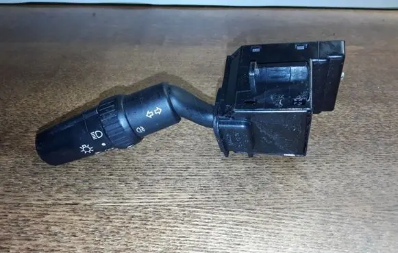 Mazda 626 Indicator stalk 17D682