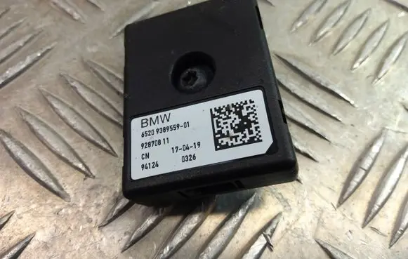 BMW X3 G01 Aerial antenna amplifier 9389559
