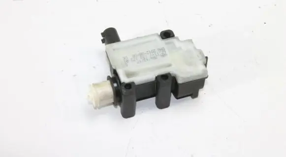 Fuel tank cap lock motor