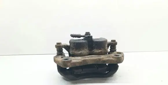 Nissan Qashqai+2 Front brake caliper