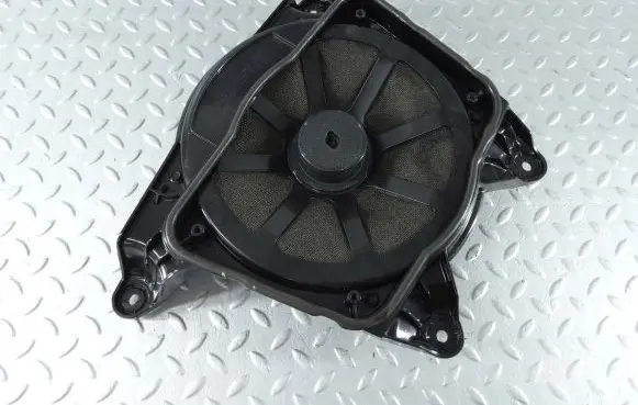 Audi A8 S8 D4 4H Subwoofer speaker 4H0035481A