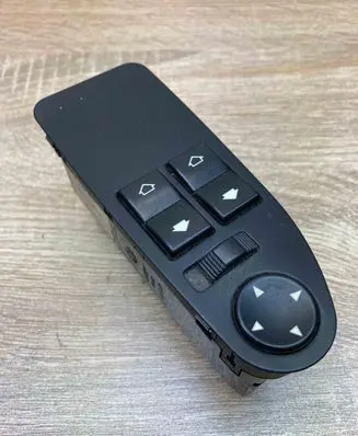 BMW 5 E39 Electric window control switch 8368967