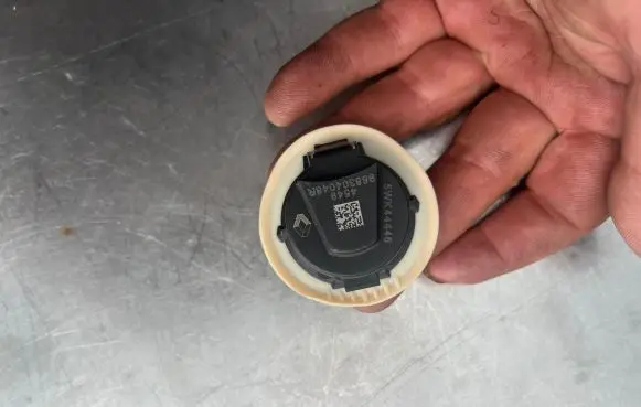 Renault Zoe Airbag deployment crash/impact sensor 988304048R 4549