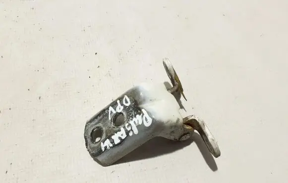 Nissan Pulsar Front door upper hinge