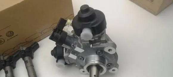 Audi A8 S8 D4 4H Fuel injection high pressure pump 0445010650 057130755AE