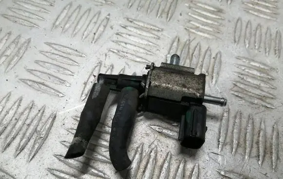 Suzuki Swift III Other engine bay part K5T48672 8319 68M0