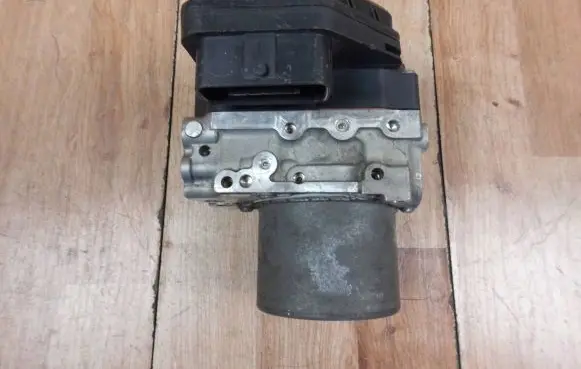 Mazda 6 ABS Pump 1338005670 GHR1437A0