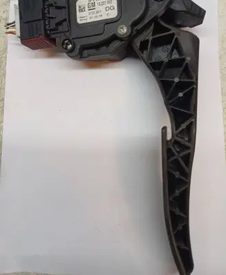 Opel Insignia A Accelerator throttle pedal 13237352 6PV00976500