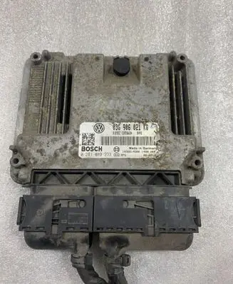 Volkswagen Golf Plus Engine control unit/module 03G906021KQ 0281013233