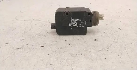 BMW 7 E38 Fuel tank cap lock 40620433 8352168