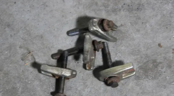Nissan Qashqai Fuel Injector clamp holder 110KM