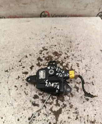 Hyundai Santa Fe Air flap motor/actuator D267JY9BA01