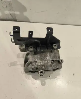 Volkswagen Golf V Engine mount bracket 1K0199262