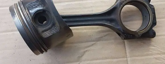 Volkswagen Corrado Piston with connecting rod 027198401 027198401b