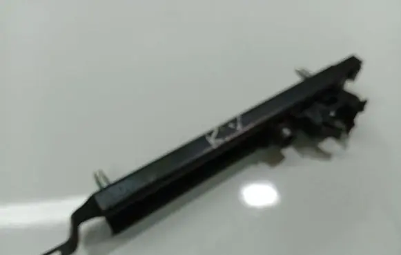 Opel Astra G Seat belt adjustment rail GM90560650