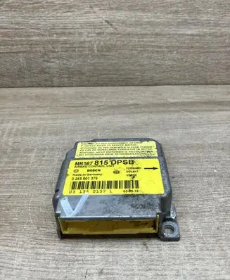 Mitsubishi Space Star Airbag control unit/module MR587815DPSB 0285001379