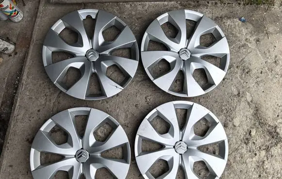 Citroen C3 Picasso R16 wheel hub/cap/trim 9671537880