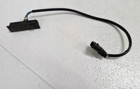 Nissan Qashqai Tailgate/trunk/boot open switch 