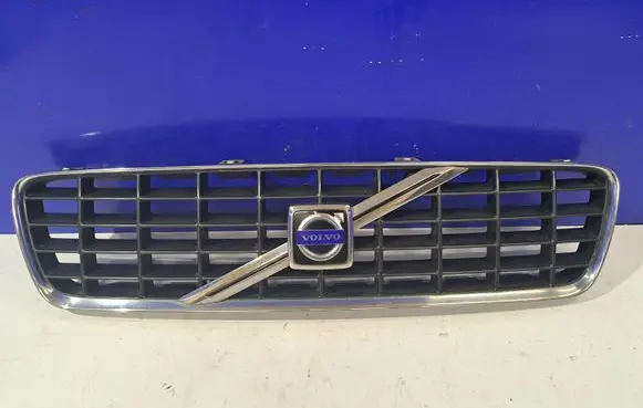 Front bumper upper radiator grill