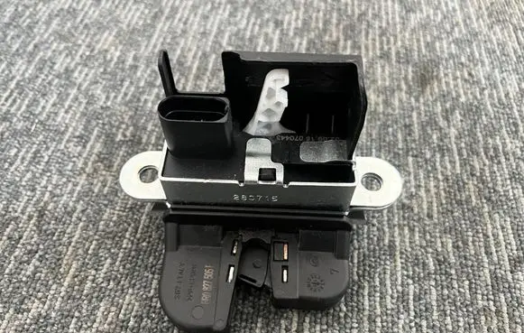 Volkswagen Polo V 6R Tailgate/trunk/boot lock/catch/latch 6R0827505F