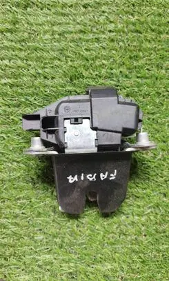 Skoda Fabia Mk2 (5J) Tailgate/trunk/boot lock/catch/latch 5J0827501D