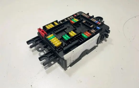 BMW 4 F36 Gran coupe Fuse module 9389070