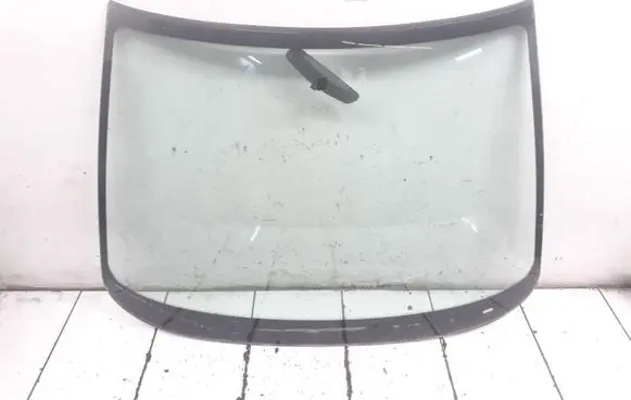 Peugeot 206 Front windscreen/windshield window AS1