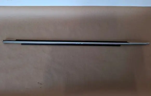 Volvo XC90 Front door glass trim molding 30661286