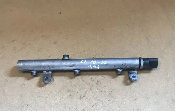 Mercedes-Benz E W211 Fuel main line pipe A6420700695