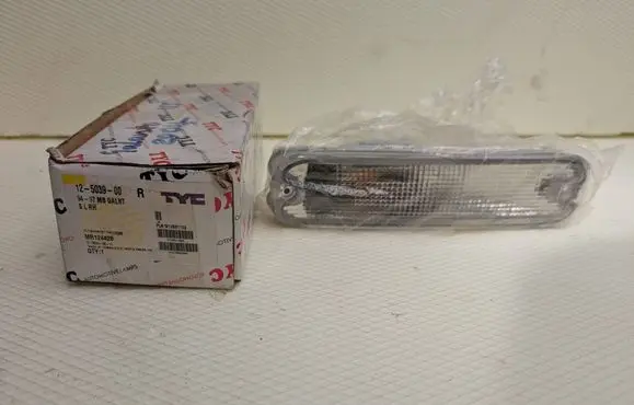 Mitsubishi Galant Front indicator light 12503900 MR124428