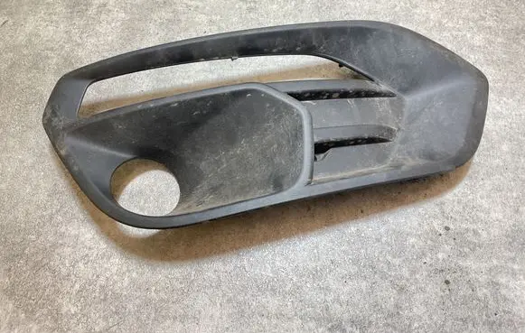 Iveco Daily 6th gen Front bumper lower grill 05802356345 05802356341 0580235634