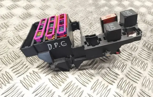 Audi A4 S4 B8 8K Fuse module 8K0971845A