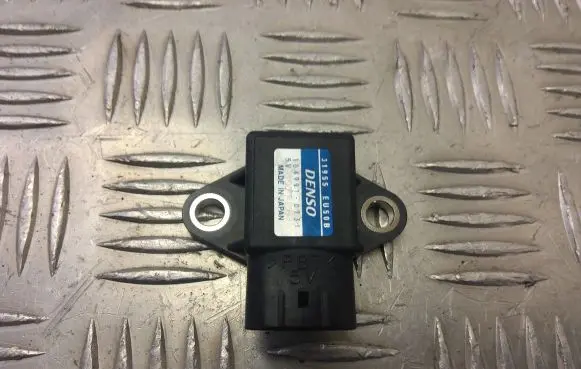 Nissan Navara D23 Airbag deployment crash/impact sensor 1049910731
