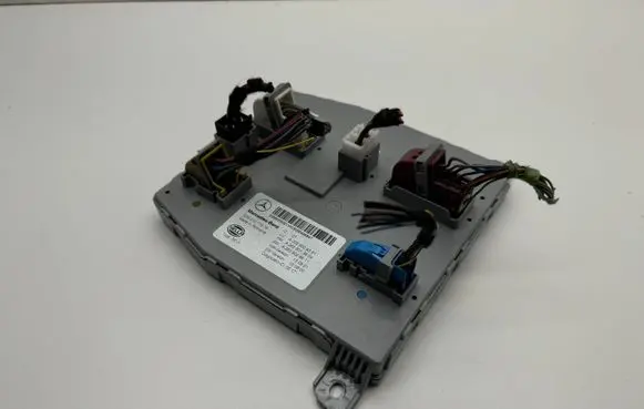 Mercedes-Benz GLC X253 C253 SAM control unit A2059009321 A2059013904 A2229026611