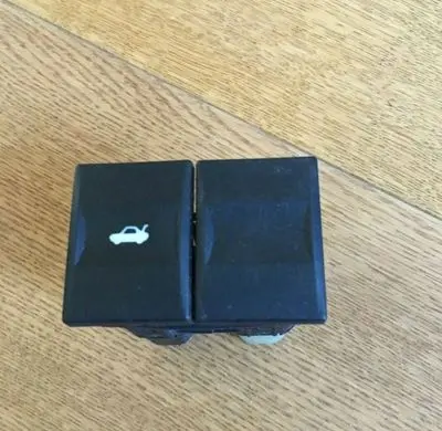 Ford Mondeo Mk III Tailgate opening switch D3LOATRW