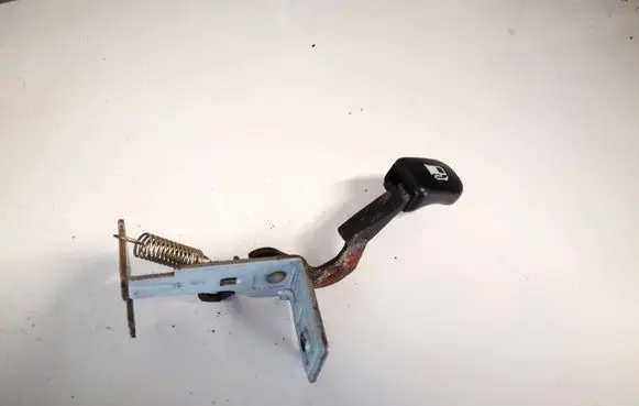 Chevrolet Kalos Fuel tank opening switch 