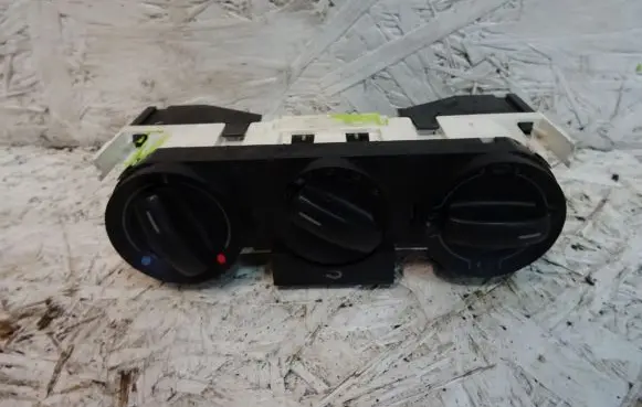 Volkswagen Polo IV 9N3 Climate control unit 6Q0819445