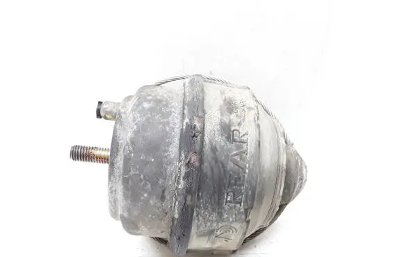 Volvo XC70 Engine mount bracket 30666175