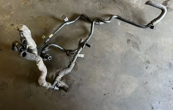Audi A8 S8 D3 4E Engine coolant pipe/hose 4E0265375F 4E0121399H