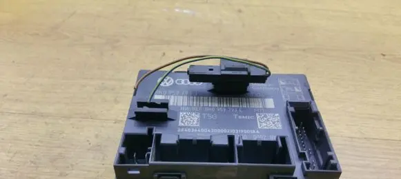 Audi A4 S4 B8 8K Door control unit/module 8K0959793