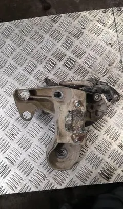 Audi A4 S4 B5 8D Engine mounting bracket 8d0199352h