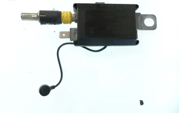 Renault Laguna II Aerial antenna amplifier 8200002590 4001A