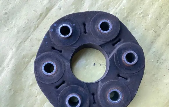 Mercedes-Benz C AMG W204 Rear prop shaft donut coupling/joint A2104110415