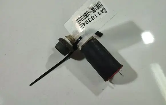 Toyota Avensis T250 Windscreen/windshield washer pump 