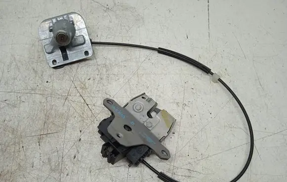 Volvo S60 Tailgate/trunk/boot lock/catch/latch 31335091