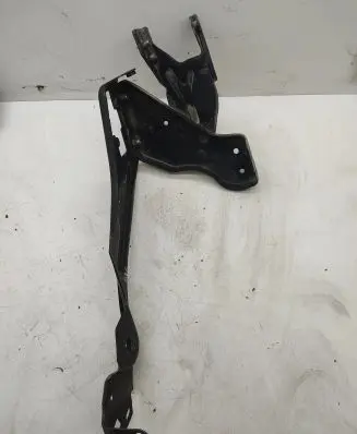 Mercedes-Benz C W204 Headlight/headlamp mounting bracket PP204620590 PP204626045 A2046200291