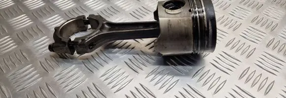 Renault Laguna I Piston with connecting rod