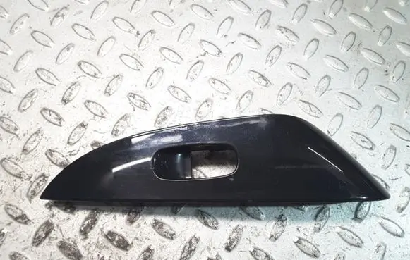 Nissan Leaf I (ZE0) Rear door window switch trim 829613NA0A